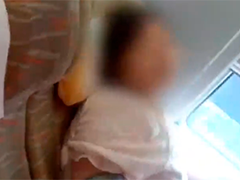 D1907次列车：旅客突发疾病 众人合力救助