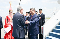 习近平抵达阿斯塔纳出席第二届中国—中亚峰会