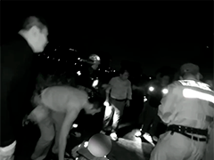 两名女孩落水 警民联手施救