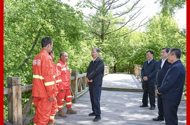 赵乐际在内蒙古调研和开展执法检查