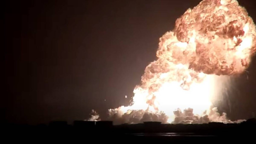美“星舰”静态点火测试时发生爆炸