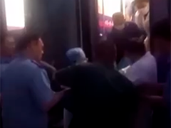 山东 旅客突然发病 多部门联合救援