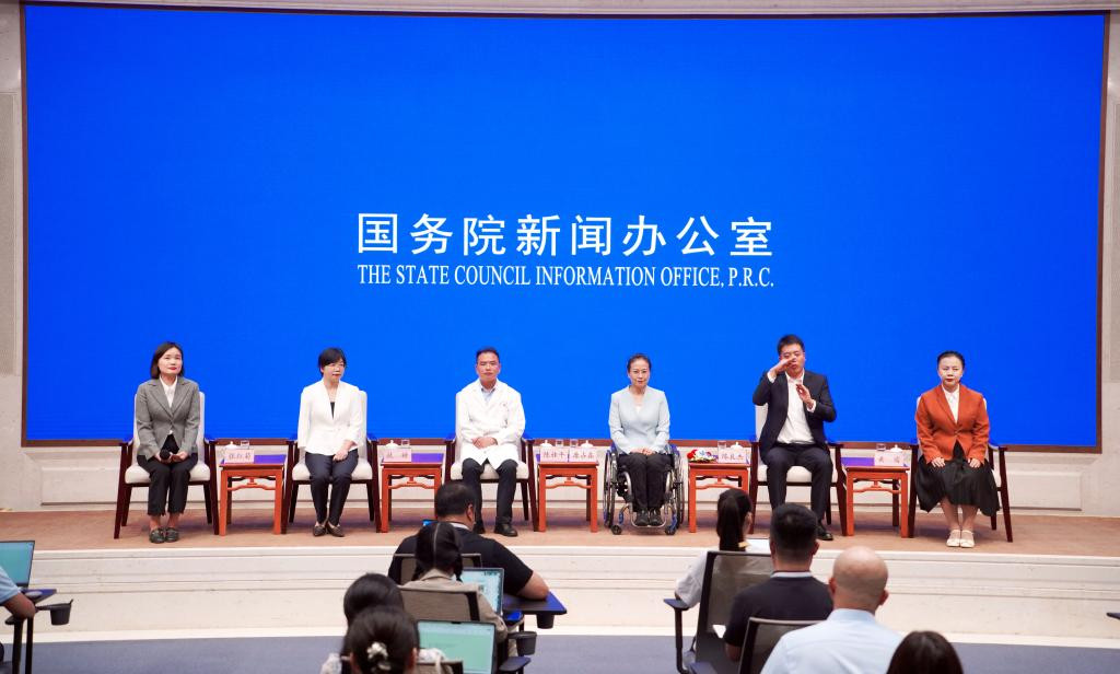 国务院新闻办举行“新征程上的奋斗者”中外记者见面会