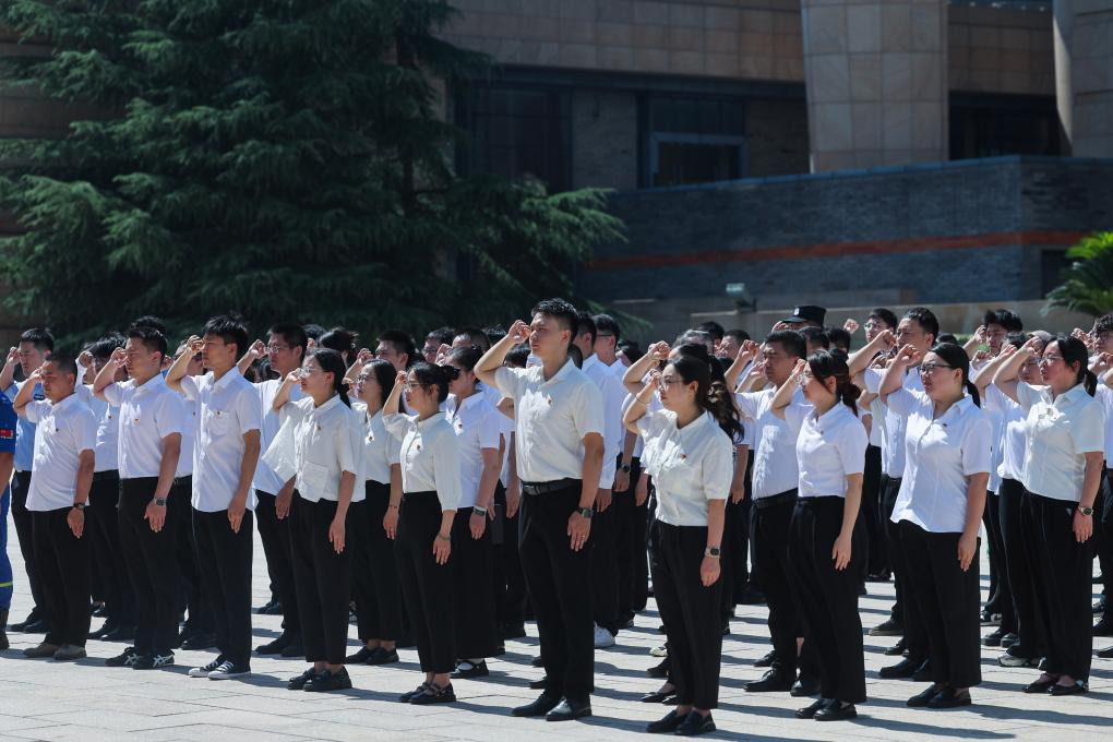 各地多种形式迎接建党104周年