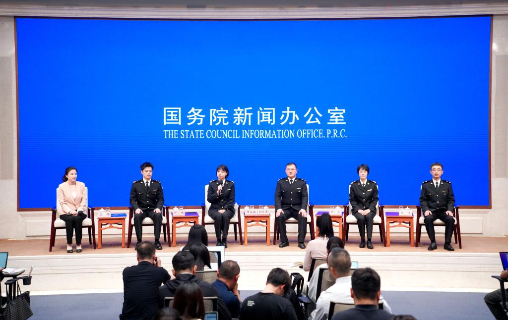 国务院新闻办举行“新征程上的奋斗者”中外记者见面会