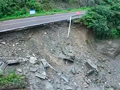 四川北川暴雨致道路损毁严重 多头并进抢通保通