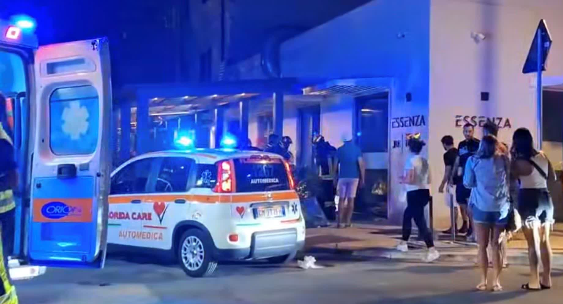 意大利中部城市一餐厅屋顶坍塌 造成多人死伤
