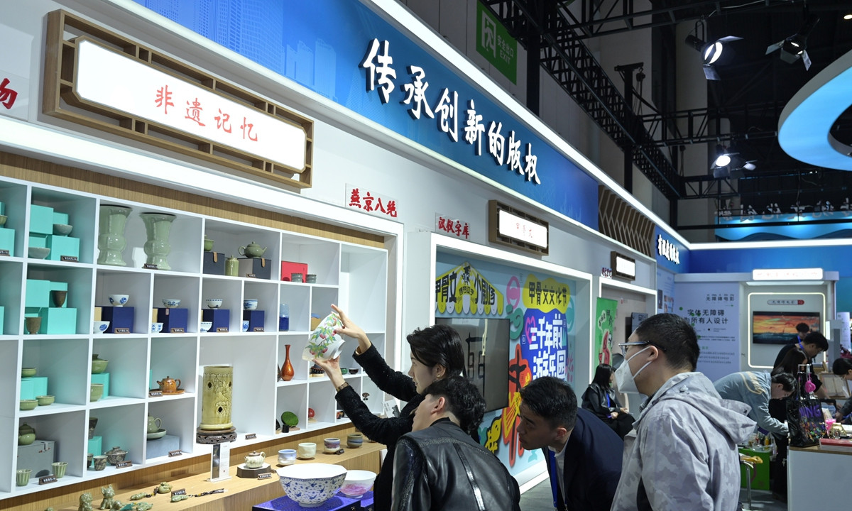 中国版权工作展览展示活动在日内瓦开幕