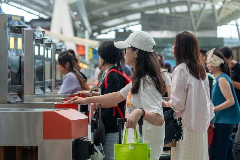 暑运第一周 广铁发送旅客1377.2万人次