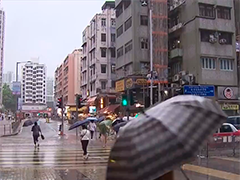 香港三度发布红色暴雨警告 今天所有日校停课