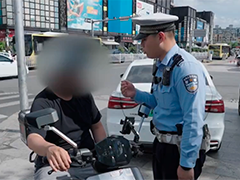 交警加持“分身术” 交通违法无处遁形