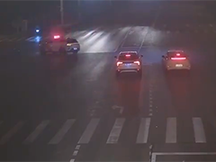 镇江：孕妇羊水破裂 交警紧急救助