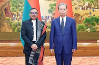 赵乐际会见马达加斯加参议长