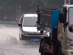 各地积极应对强降雨 抢险救援加紧进行