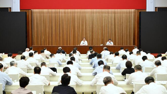 陈吉宁主持市委中心组学习会