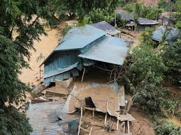 越南暴雨引发洪灾致10人死亡