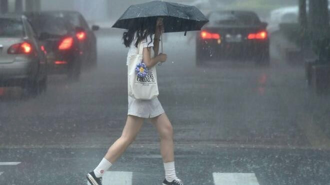 台湾中南部县市遭遇连续强降雨 已致4死74伤 3人失踪