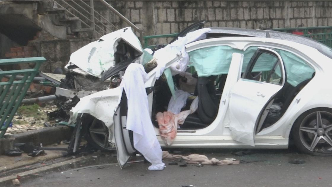 澳门私家车失控撞上护栏 致3死4伤