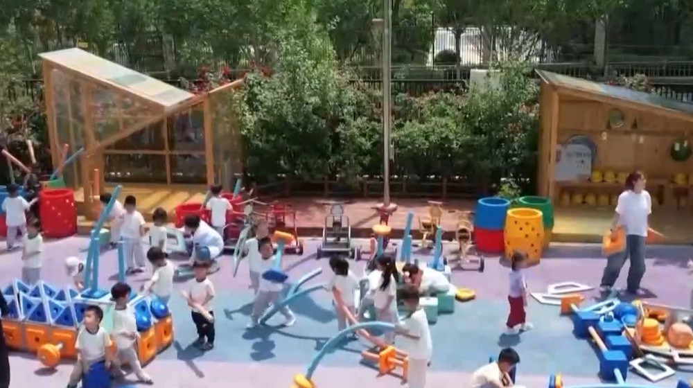 我国将减免幼儿园学前一年保育教育费
