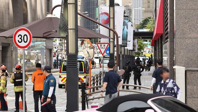 韩国首尔一百货商场遭遇“诈弹”威胁