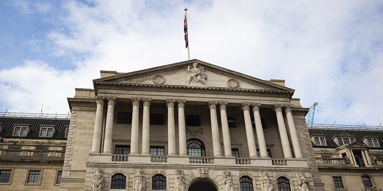 英国央行下调基准利率至4%