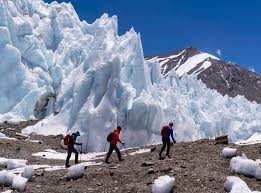 尼泊尔拟免除97座山峰登山许可费
