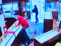 美国西雅图一珠宝店价值200万美元珠宝遭洗劫