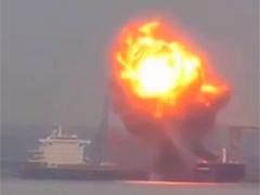 美国 巴尔的摩一运煤货船爆炸起火 无人员伤亡