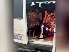 呼北高速：六座车塞进17人 司机被扣12分