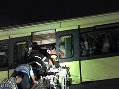 印度：暴雨引发单轨列车“抛锚” 数百名乘客被困高空