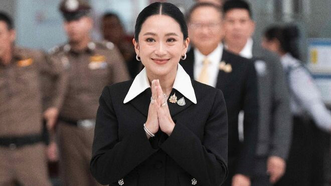 佩通坦出席涉嫌违宪调查听证会
