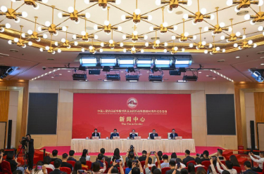 中国人民抗日战争暨世界反法西斯战争胜利80周年纪念活动新闻中心举办首场记者招待会