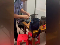 广西阳朔：近30万黄金遗落饭店 民警半小时火速寻回
