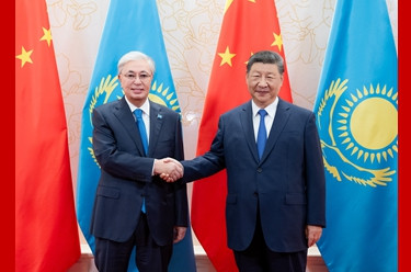 习近平会见哈萨克斯坦总统