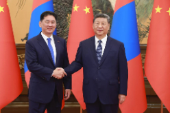 习近平会见蒙古国总统