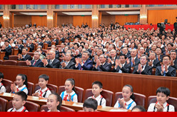 纪念中国人民抗日战争暨世界反法西斯战争胜利80周年文艺晚会《正义必胜》在京隆重举行