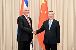 李希会见古共中央第一书记、古巴国家主席