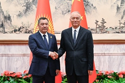 蔡奇会见吉尔吉斯斯坦总统