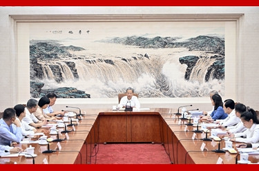 赵乐际同全国人大常委会会议列席代表座谈