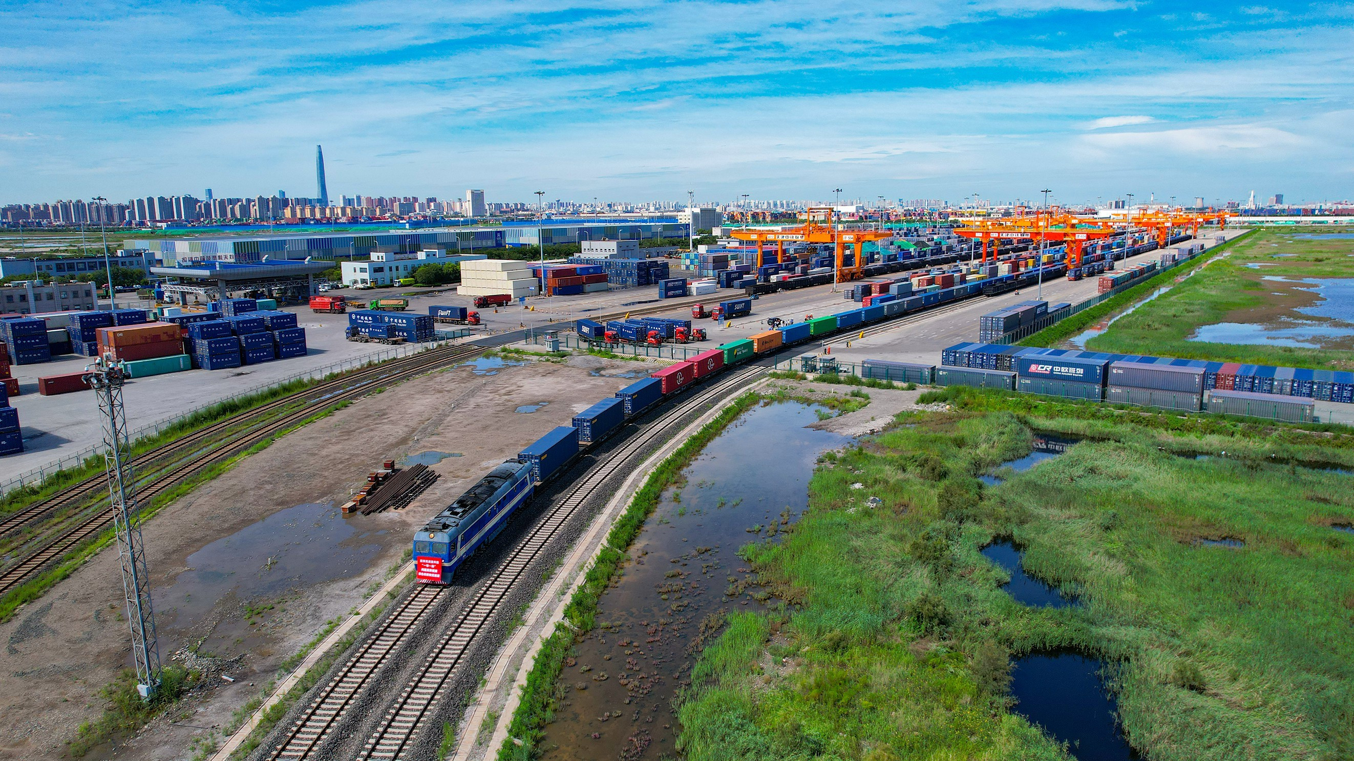 1至8月全国铁路完成固定资产投资5041亿元