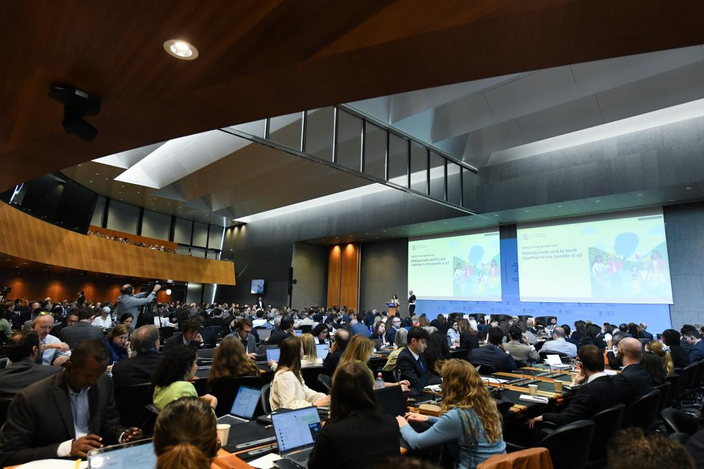 世贸组织发布《2025世界贸易报告》 人工智能有望推动全球贸易增长近40%