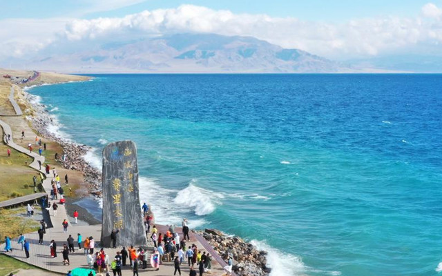 【砥砺奋进七十载 天山南北谱华章】援疆路上绽繁花