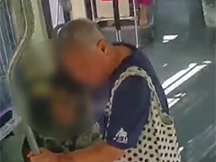 七旬老人突发心脏病 公交司机及时处理转危为安