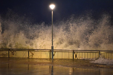 超强台风“桦加沙”逼近 各地各部门积极应对