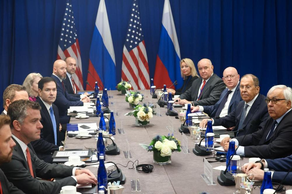 美国国务卿与俄罗斯外长举行会晤 俄美双方均表示愿和平解决俄乌冲突