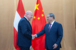李强会见奥地利总理
