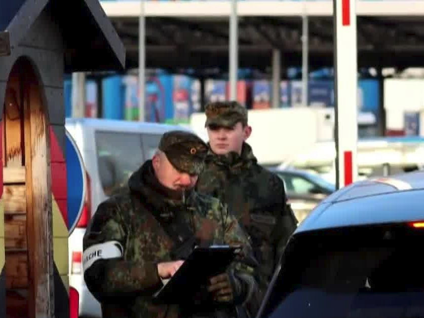 德举行军演 重点演练向北约东翼投送部队