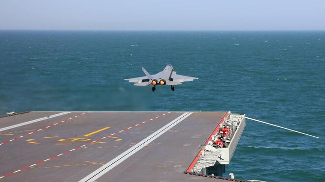 国防部 福建舰试验训练正按计划顺利推进