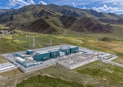 青藏联网二期扩建工程正式投运 青海与西藏间输电能力提高一倍