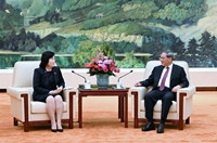 李强会见朝鲜外相